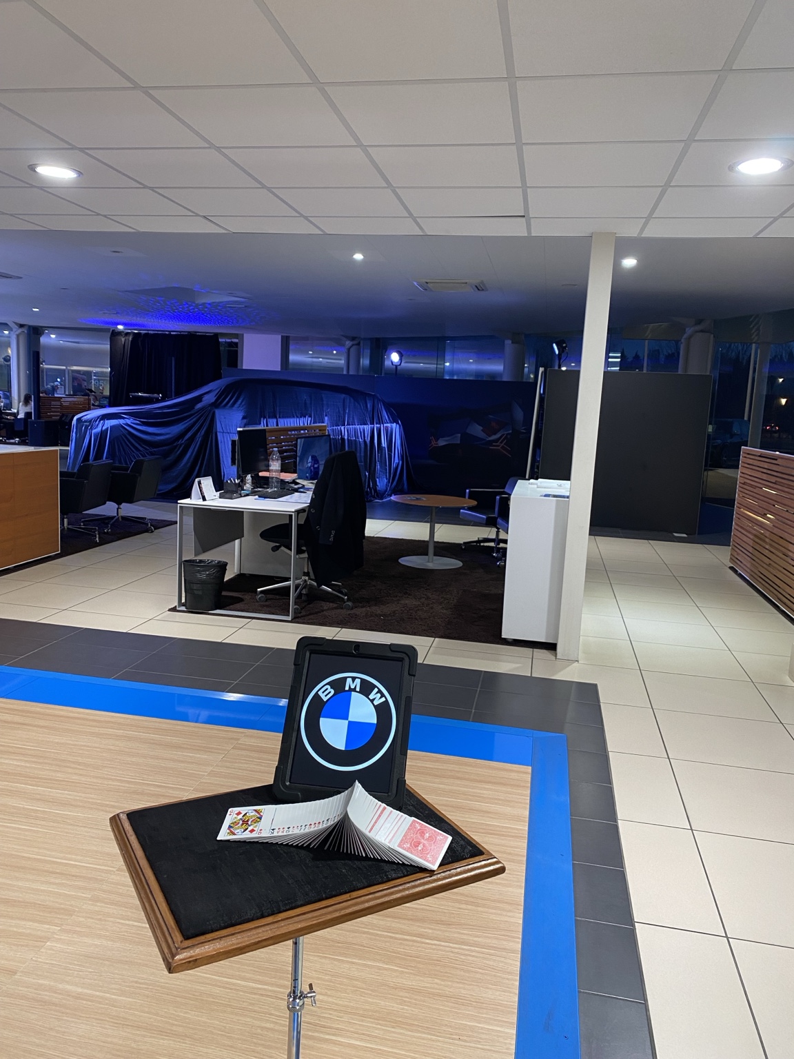 Installation de magie lors d’un événement BMW